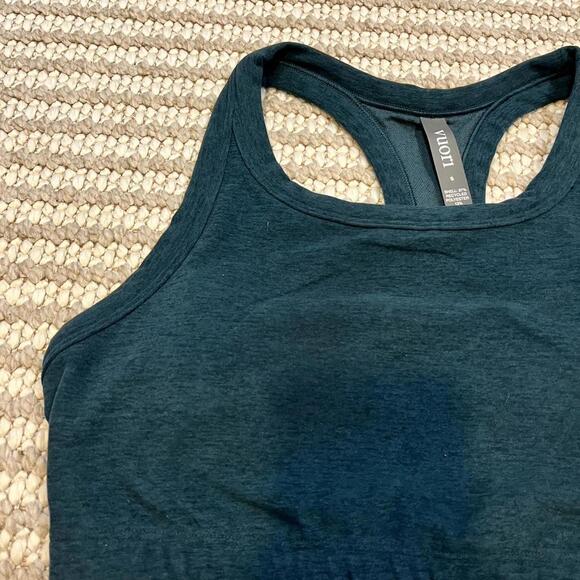 Vuori Elevation Racer Bra in Moss Heather - Picture 5 of 7